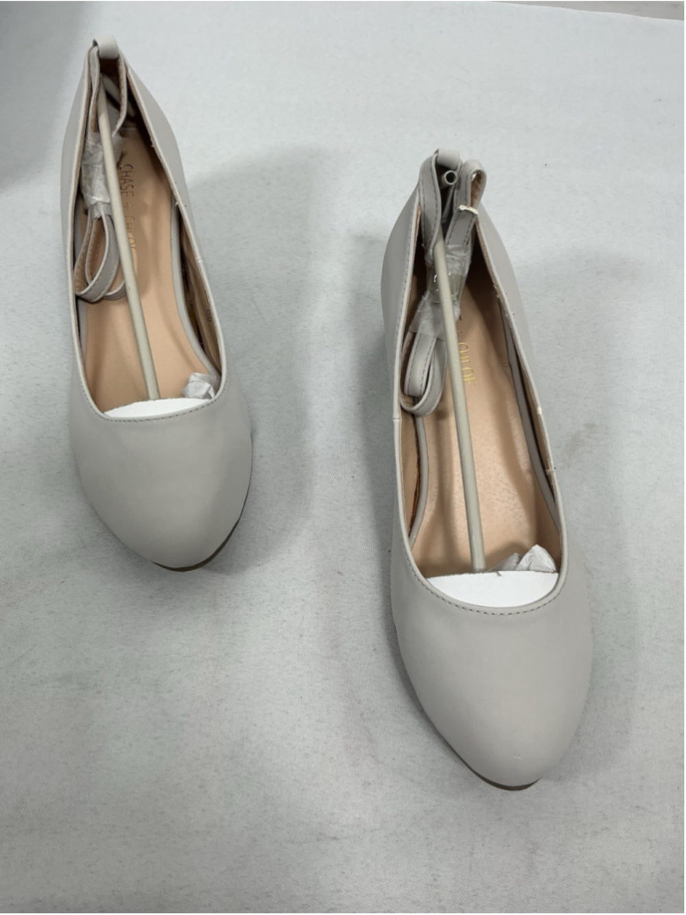 Womans New In Box Chase & Chloe Bobby Slip On Wedge Pumps Size 10 Nude